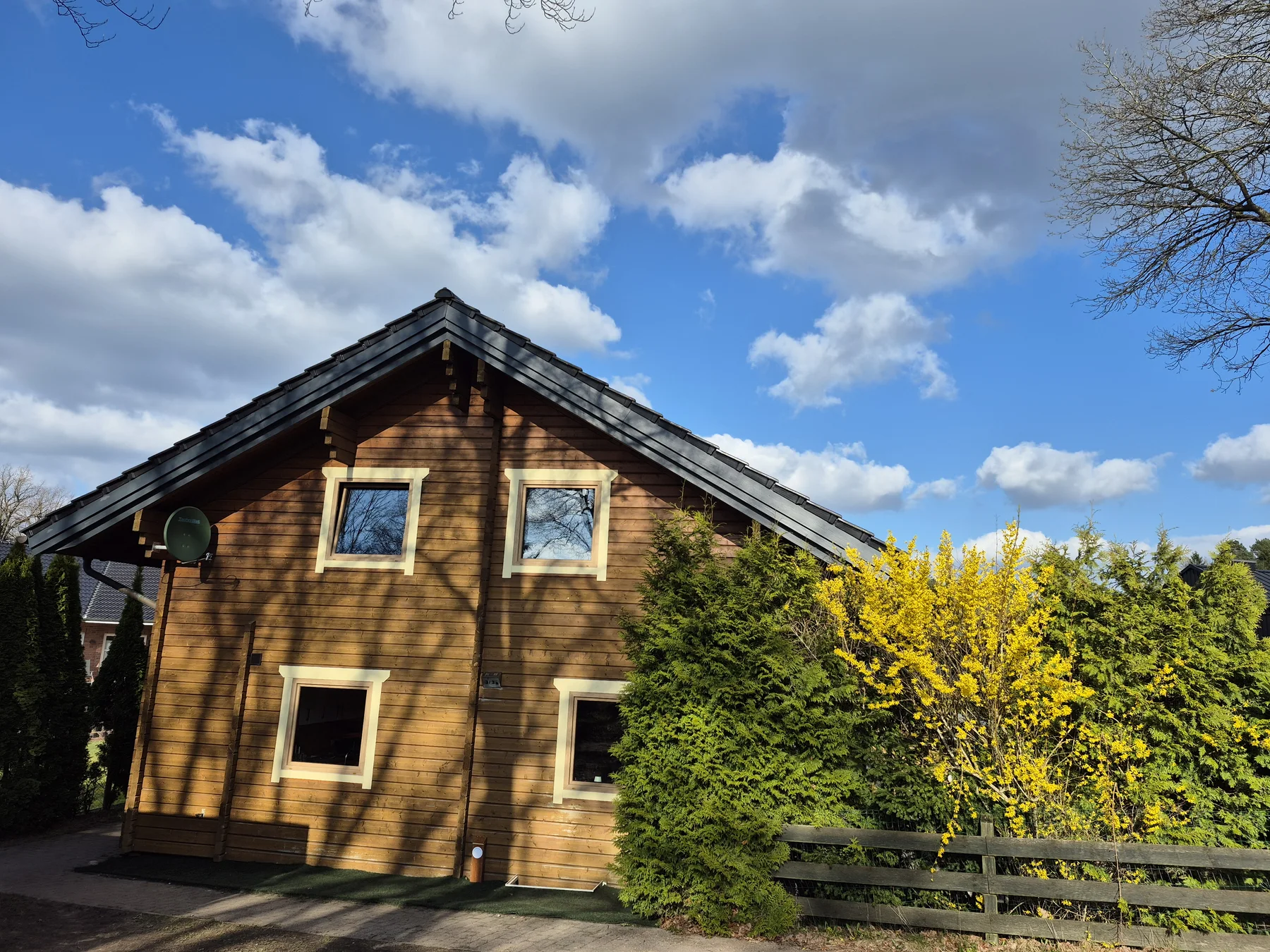Blockbohlenhaus von Dwinger Bau